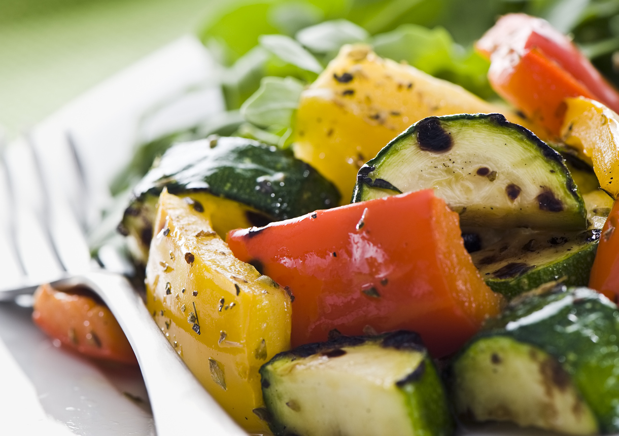 Как правильно запечь овощи на гриле для салата
